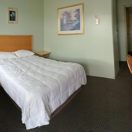 Chimo Motel Cochrane Exteriér fotografie