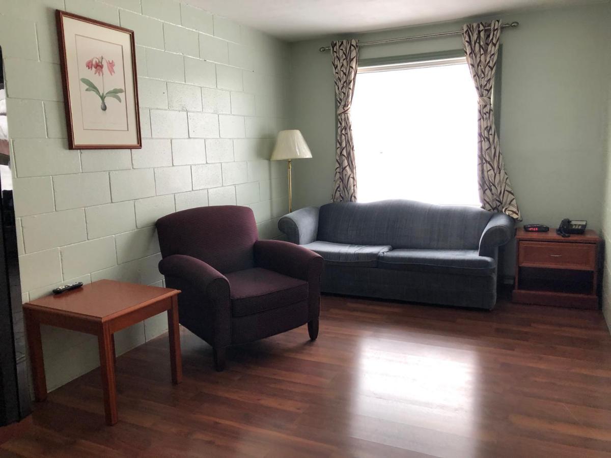 Chimo Motel Cochrane Exteriér fotografie
