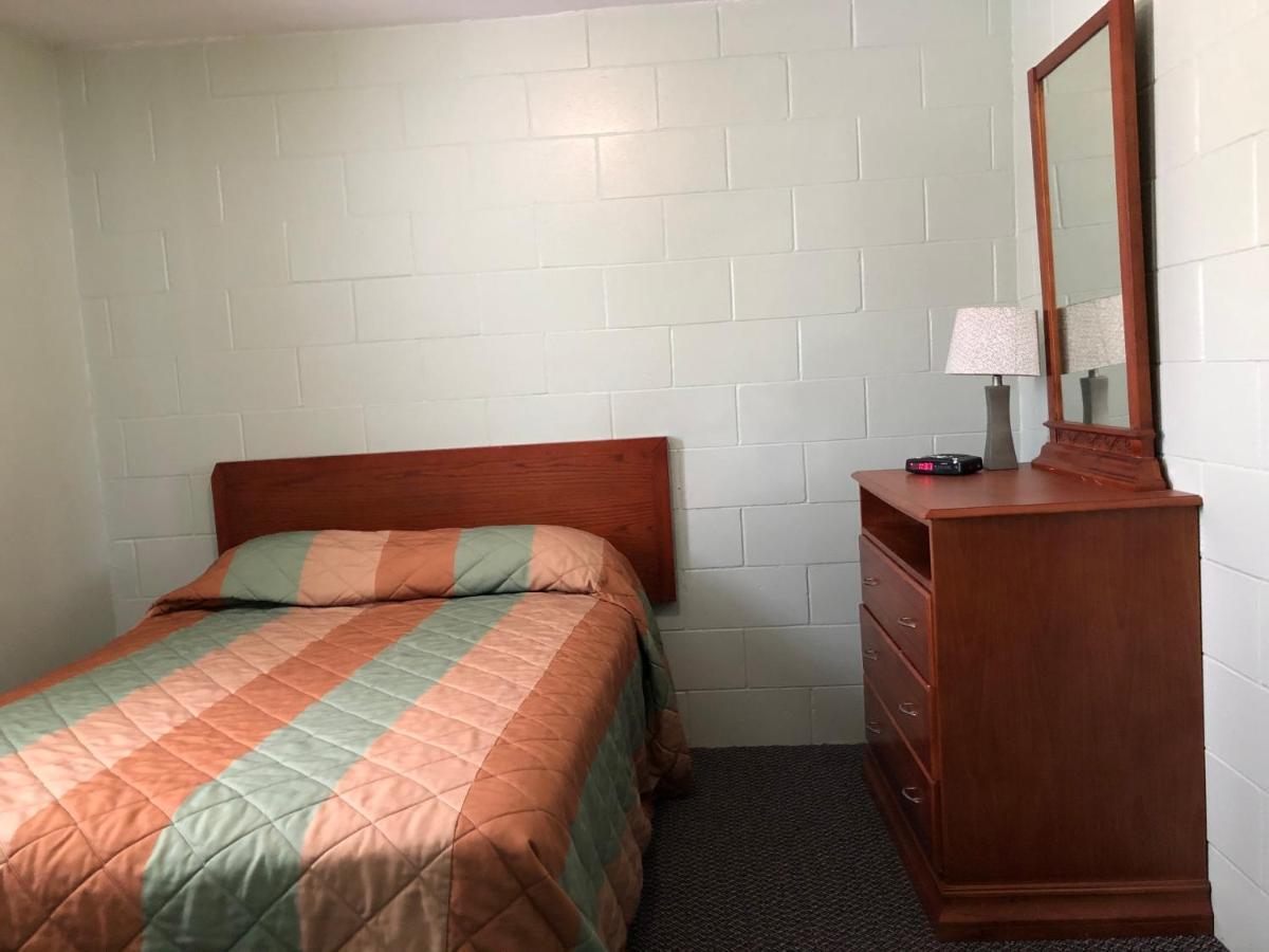 Chimo Motel Cochrane Exteriér fotografie