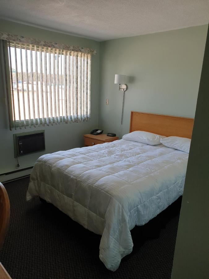 Chimo Motel Cochrane Exteriér fotografie